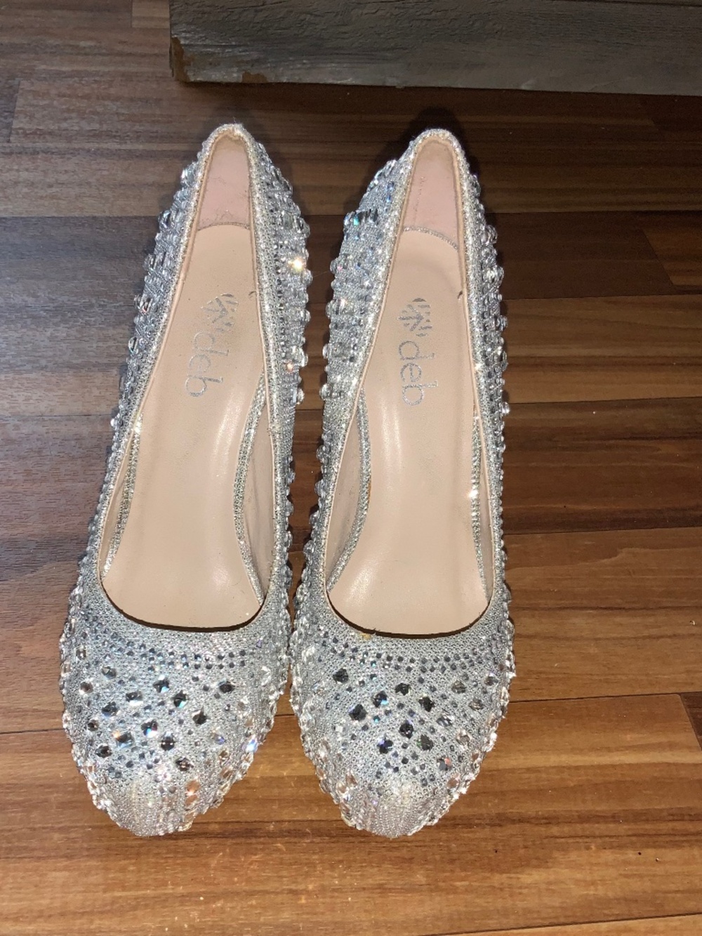 Women’s Deb silver sparkle heels preowned size 8